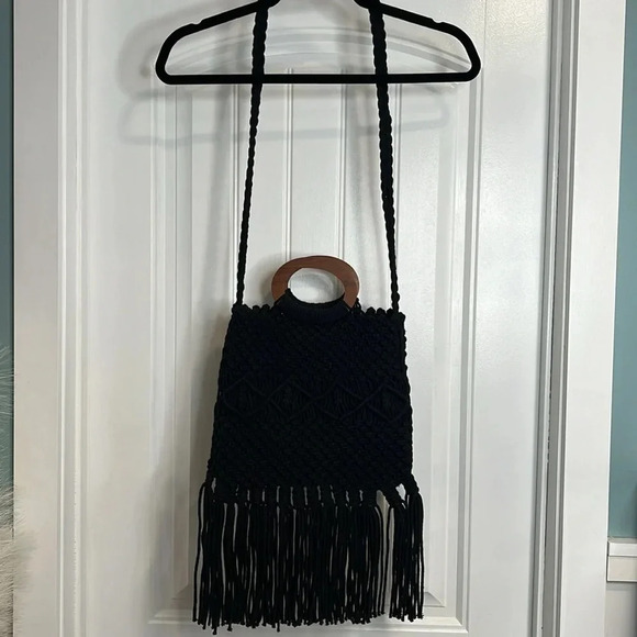 Danielle Nicole Black Macramé Boho Crossbody/Handbag‎ with Fringe. - Picture 8 of 16